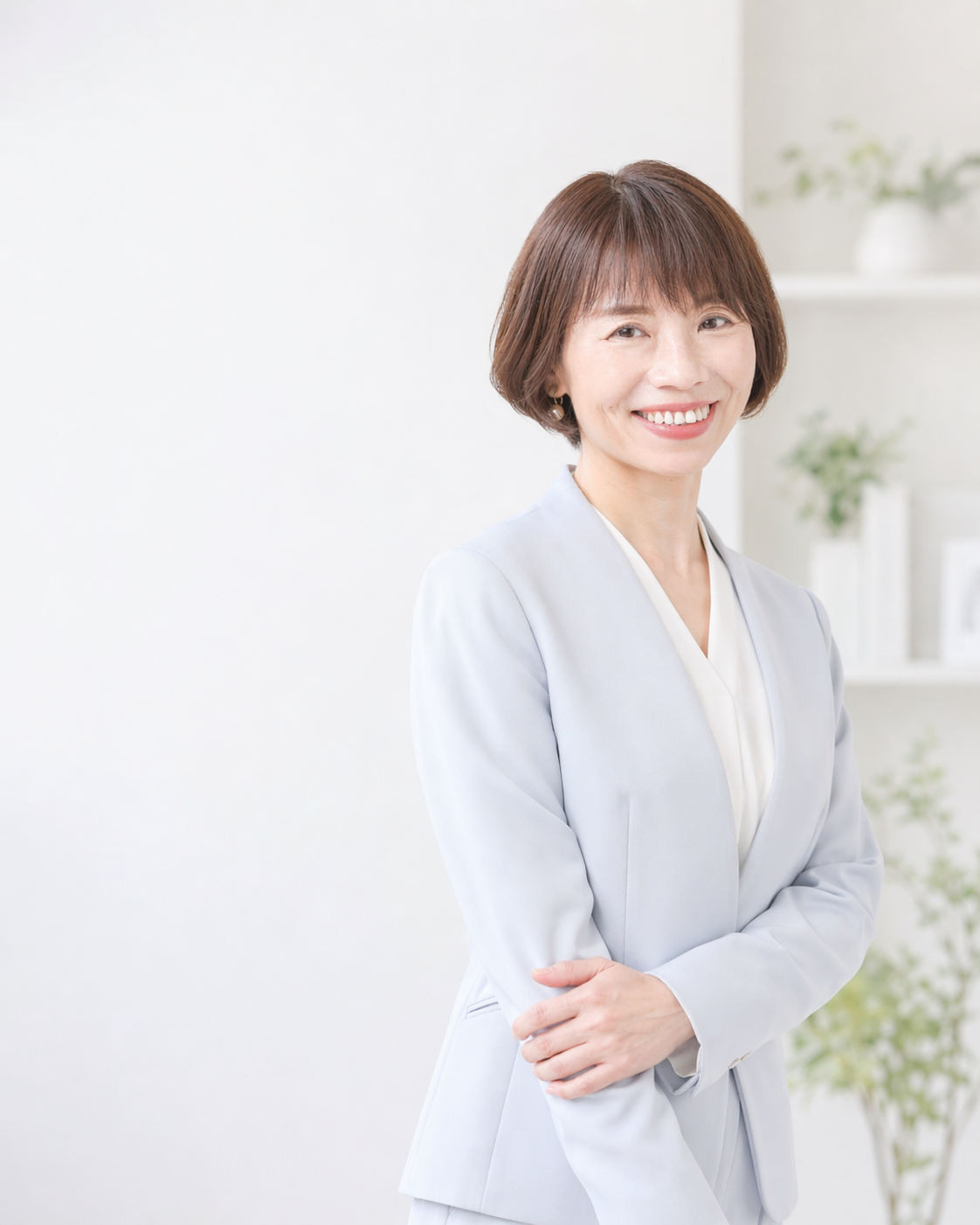やさしく微笑む心理セラピスト、あなざわゆき